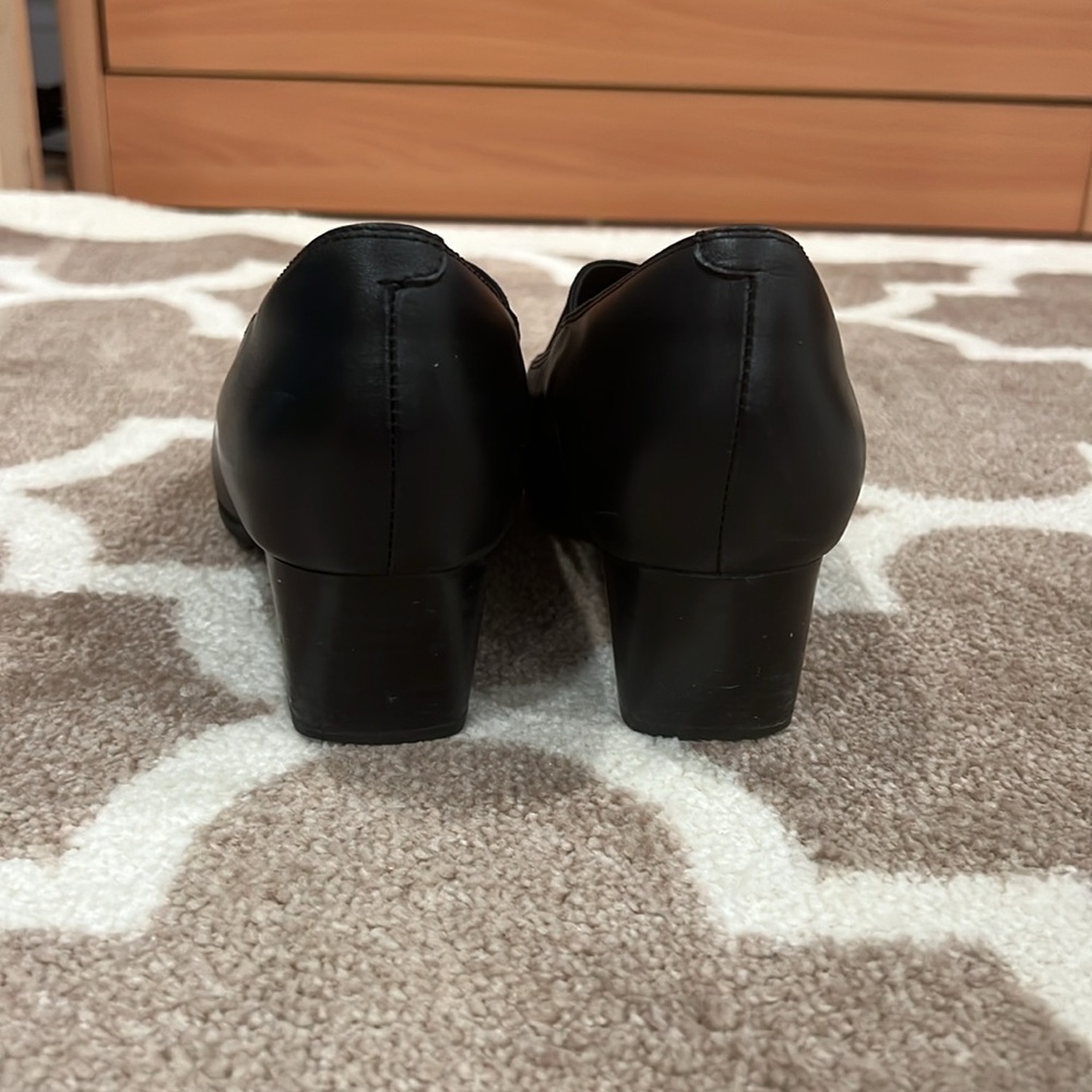 Clarks Black Leather Trouser Dress Shoes/ Women/ Size 7 - Picture 4 of 10